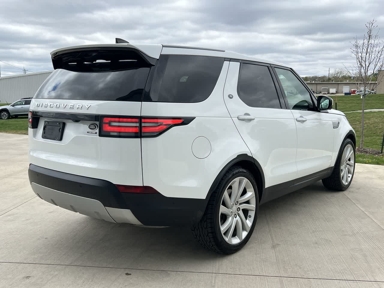 2017 Land Rover Discovery HSE Luxury 6