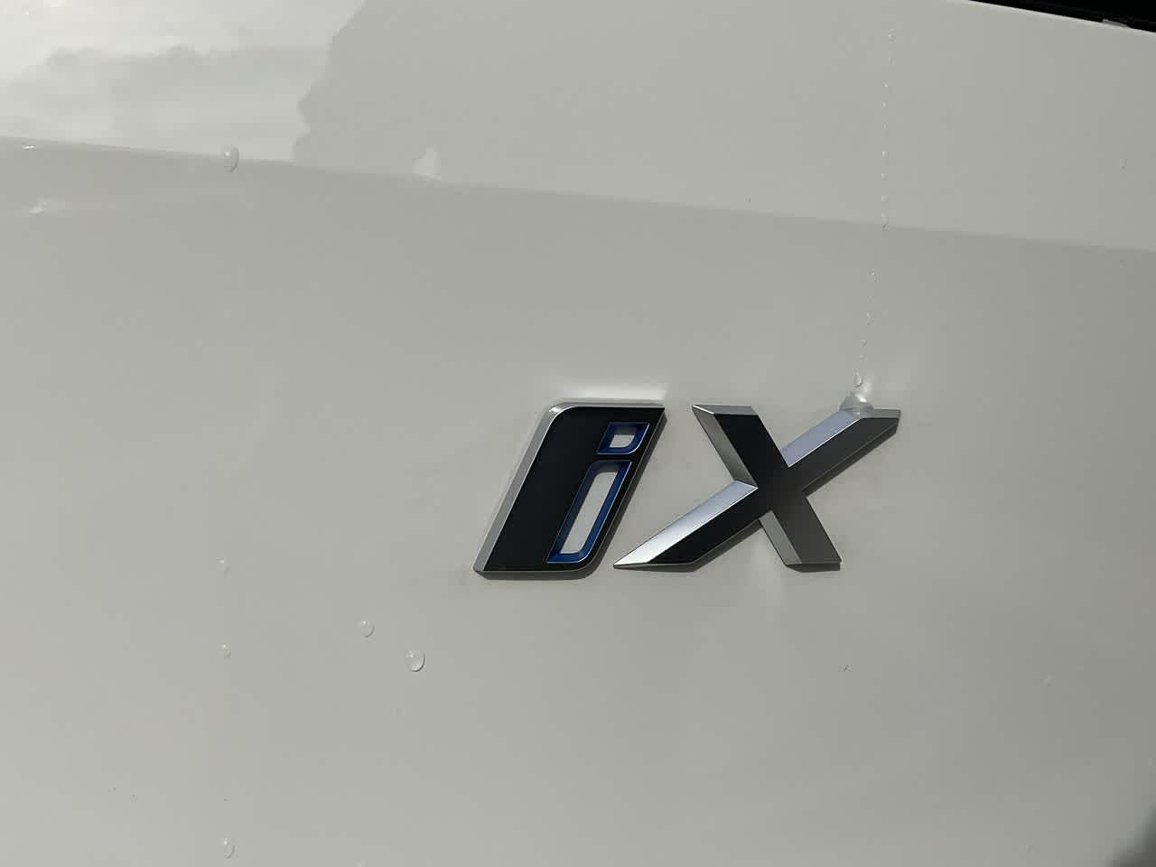 2024 BMW iX xDrive50 11