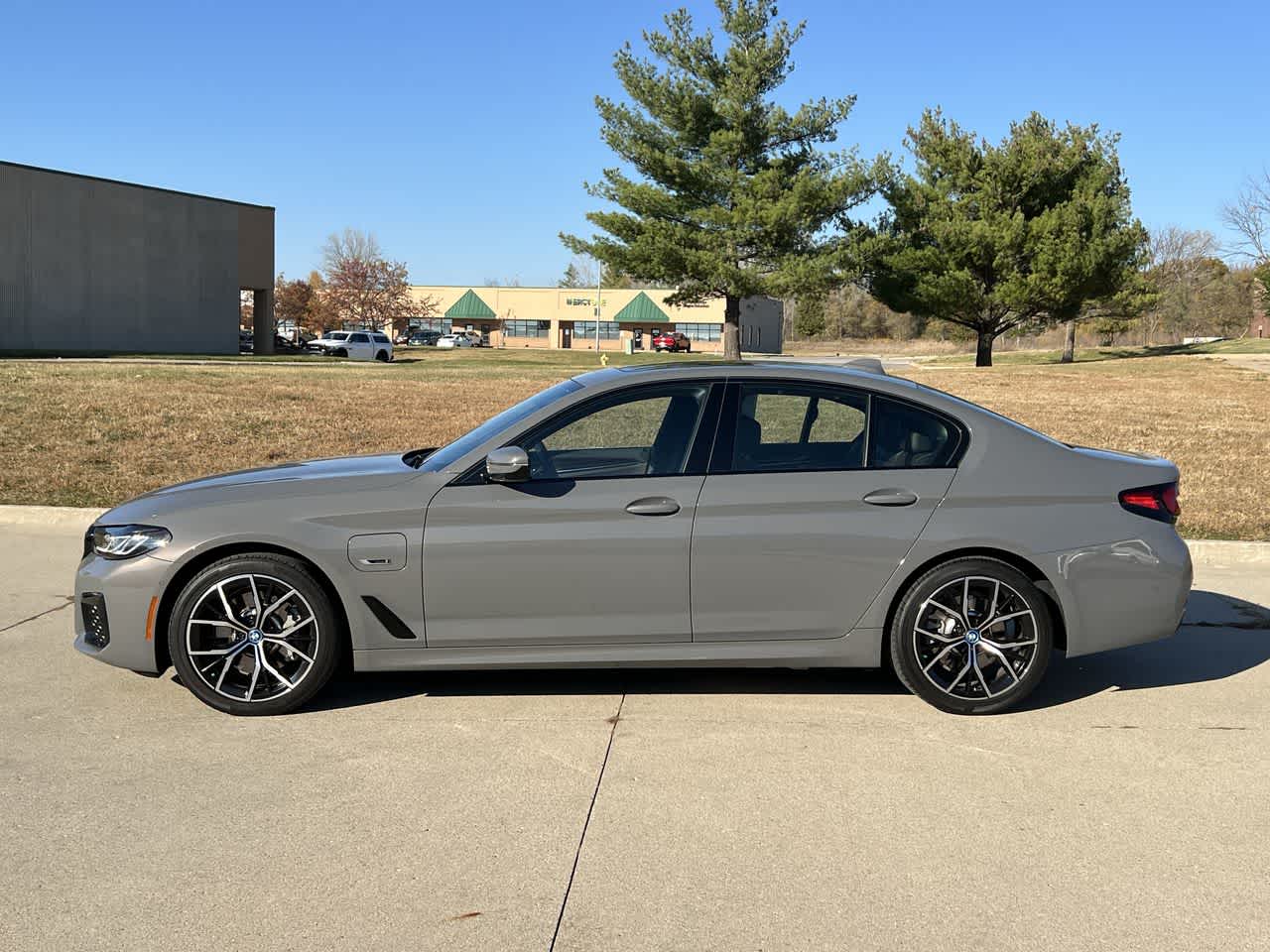 2022 BMW 5 Series 530e xDrive 3