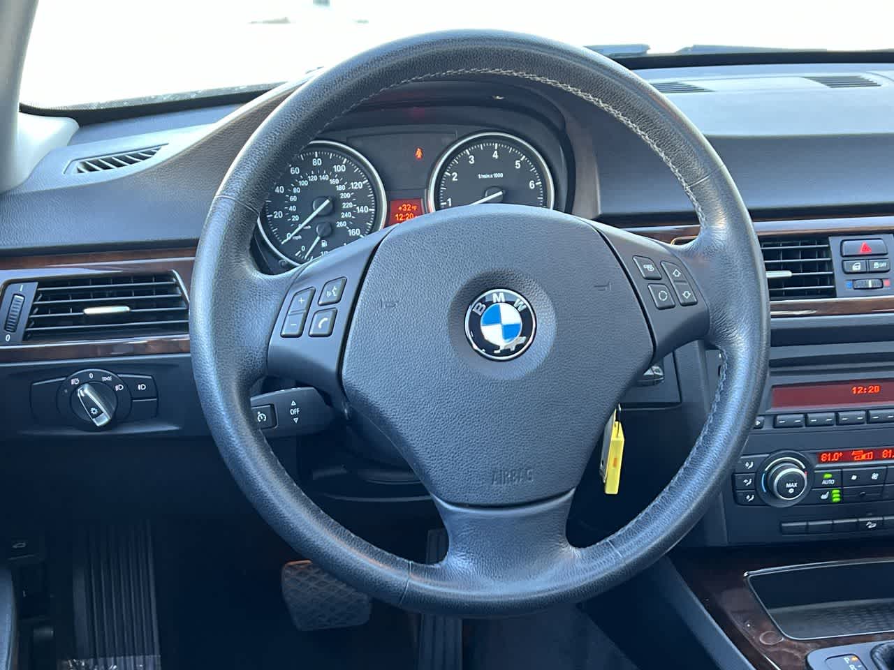 2011 BMW 3 Series 328i xDrive 22