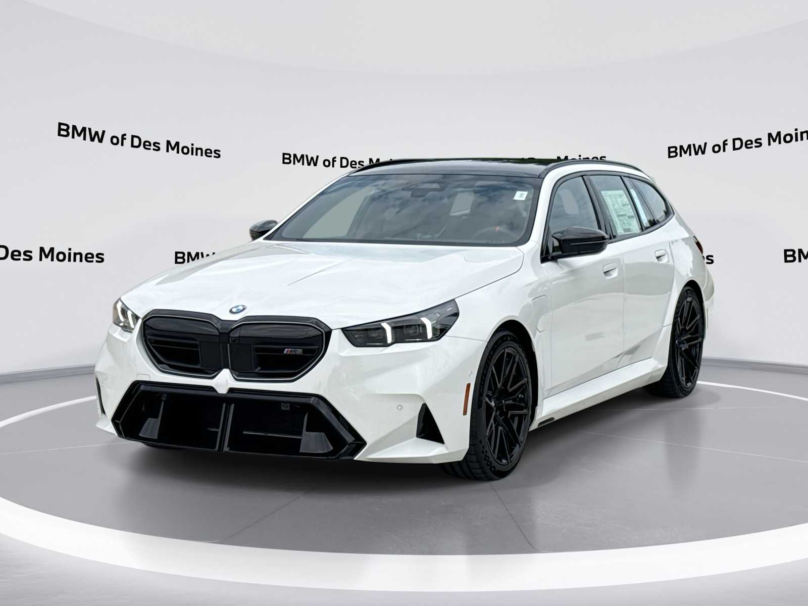 Alpine White 2027 BMW M5 Wagon All-Wheel Drive 8-Speed Automatic