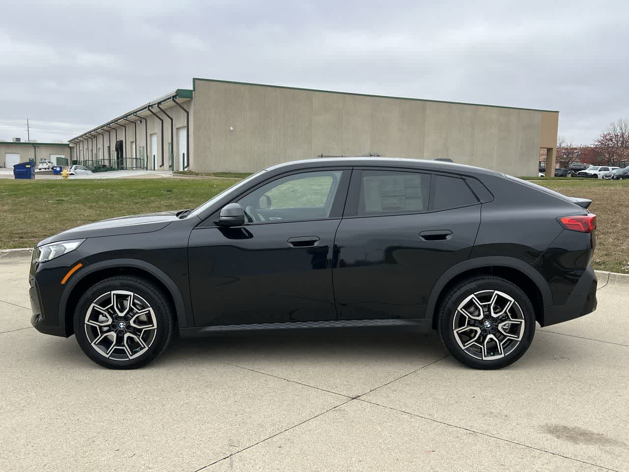 2025 BMW X2 xDrive28i 3