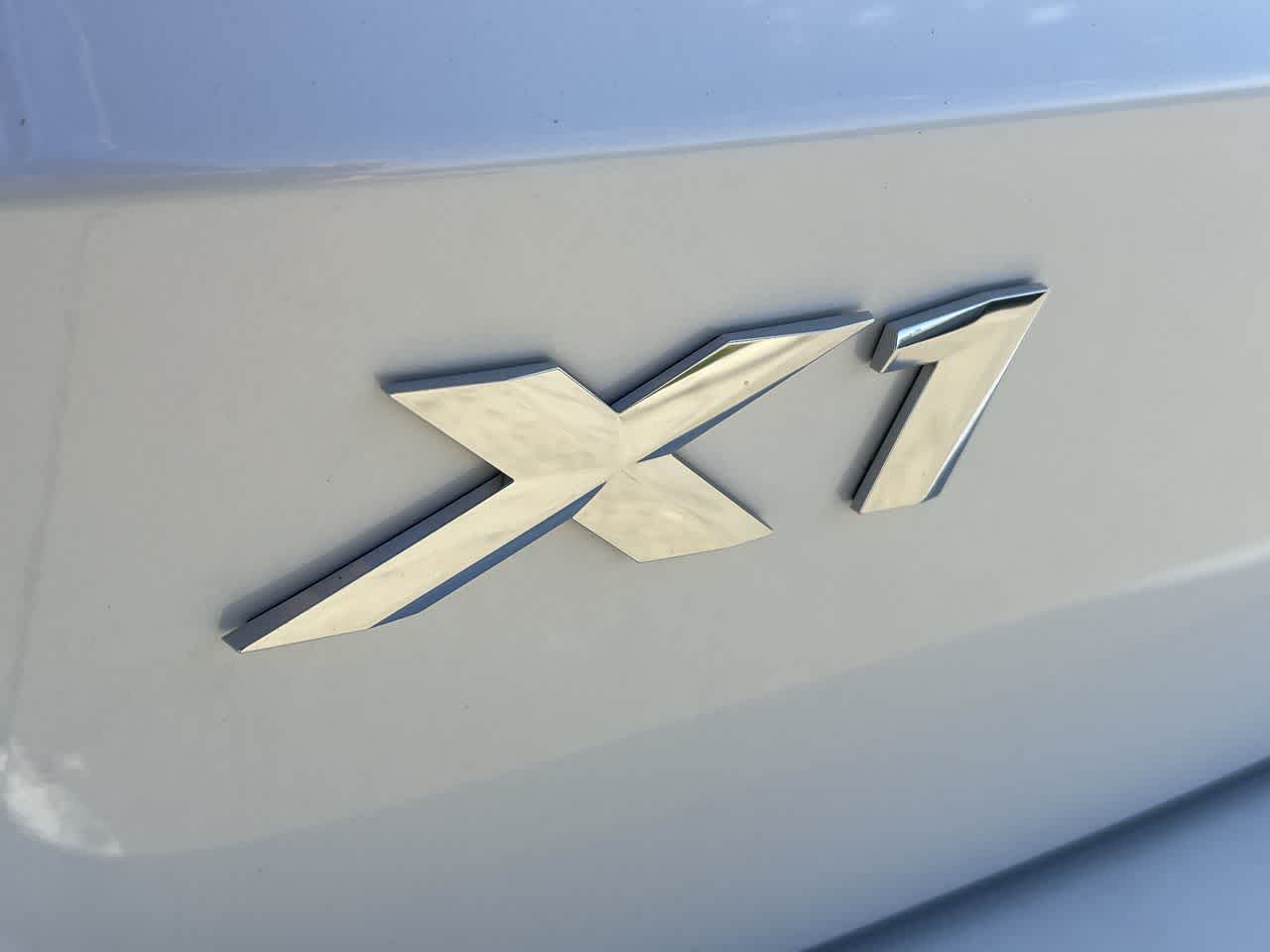 2025 BMW X1 xDrive28i 11