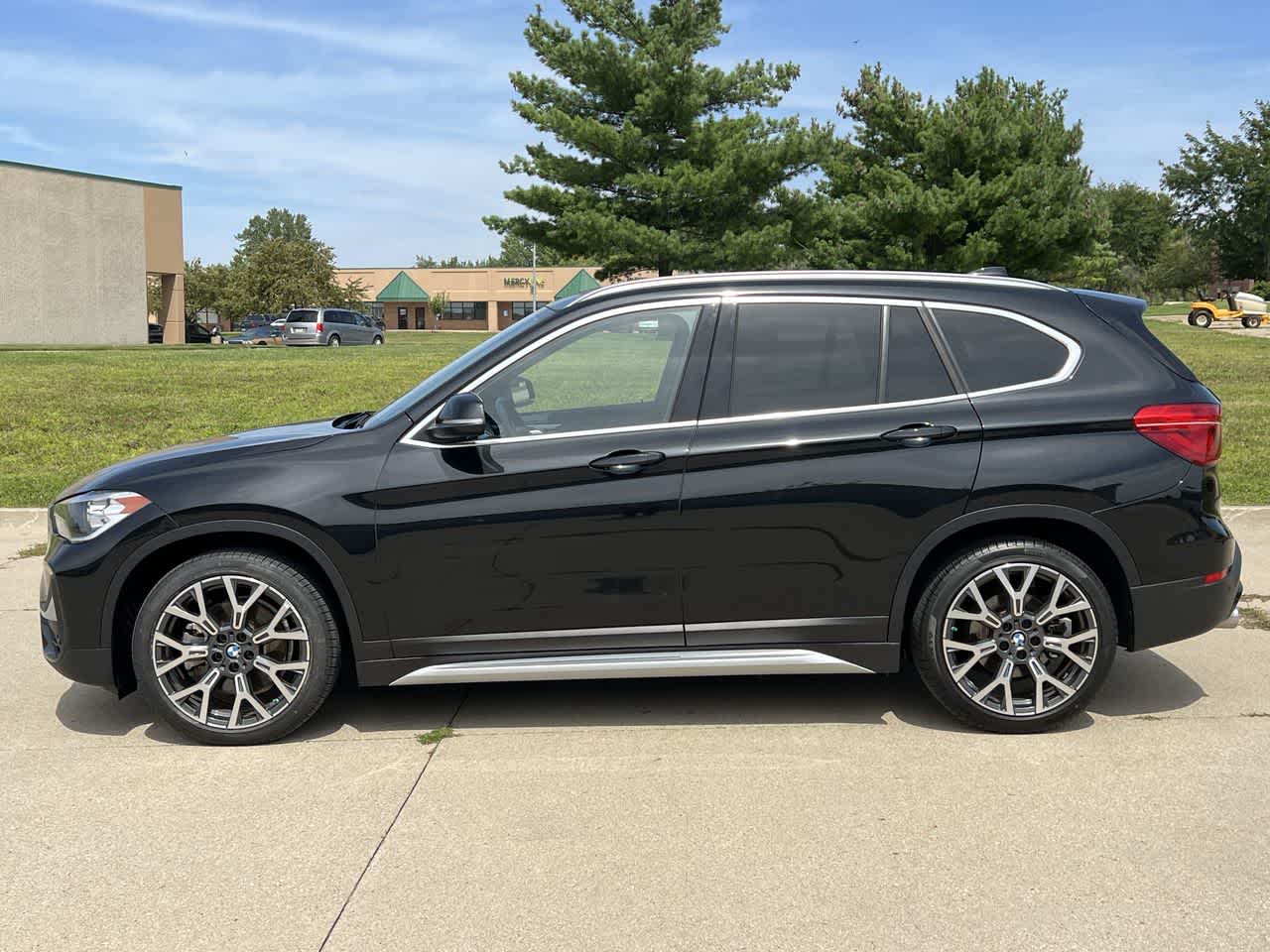 2021 BMW X1 xDrive28i 3