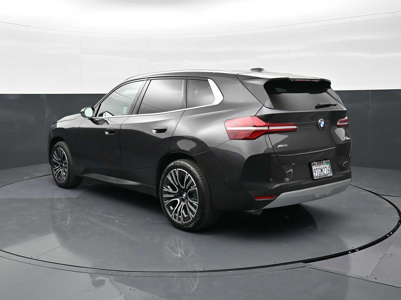 View vehicle photo 7