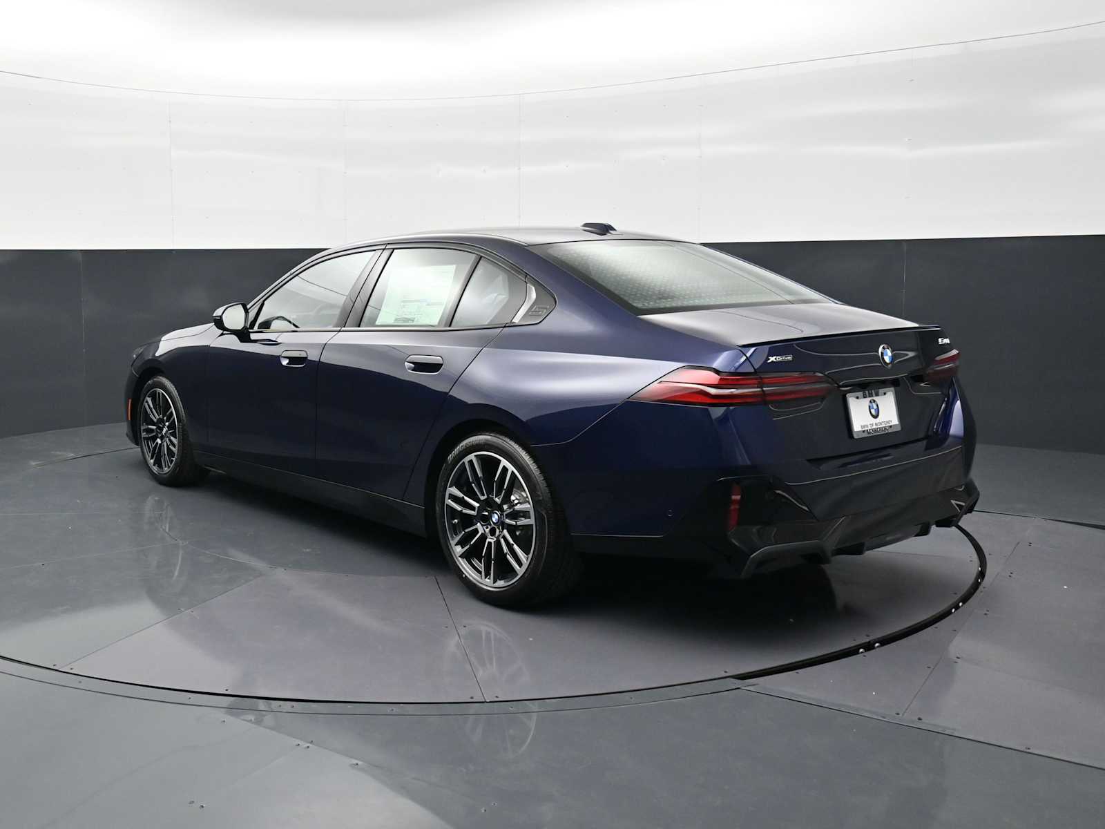 View vehicle photo 7