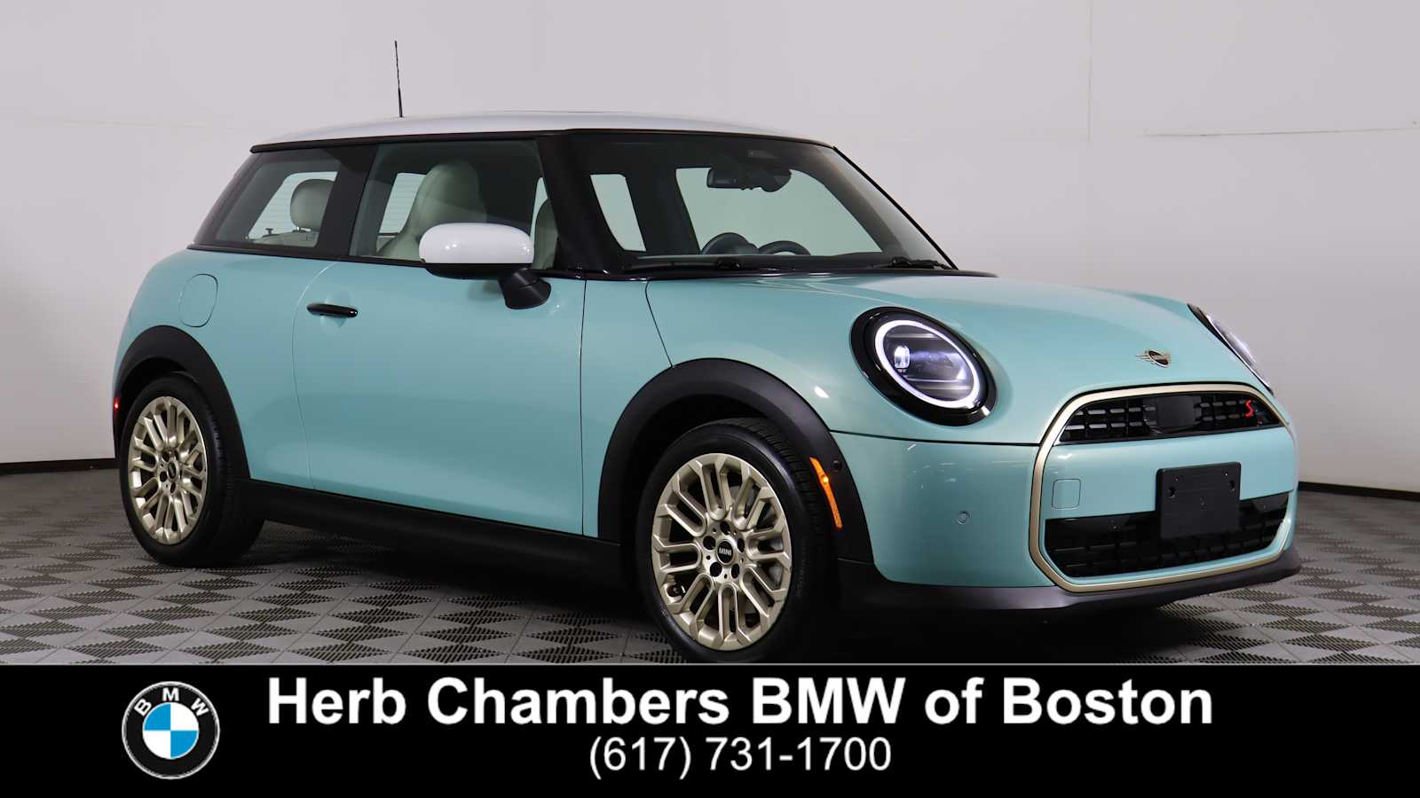 2025 MINI Hardtop 2 Door S's photo