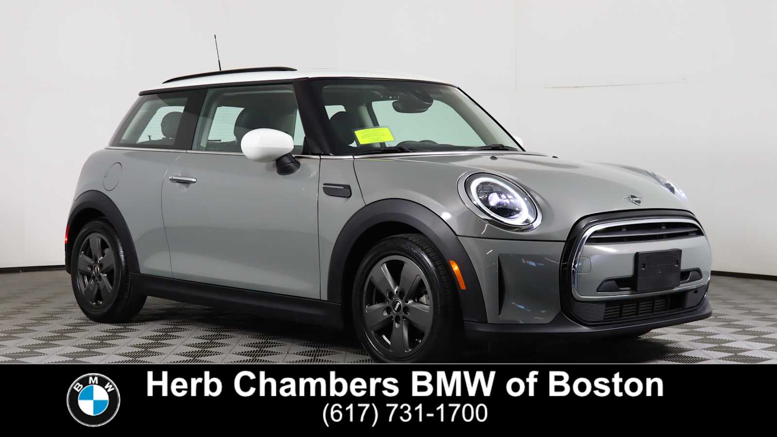 2022 MINI Hardtop 2 Door's photo