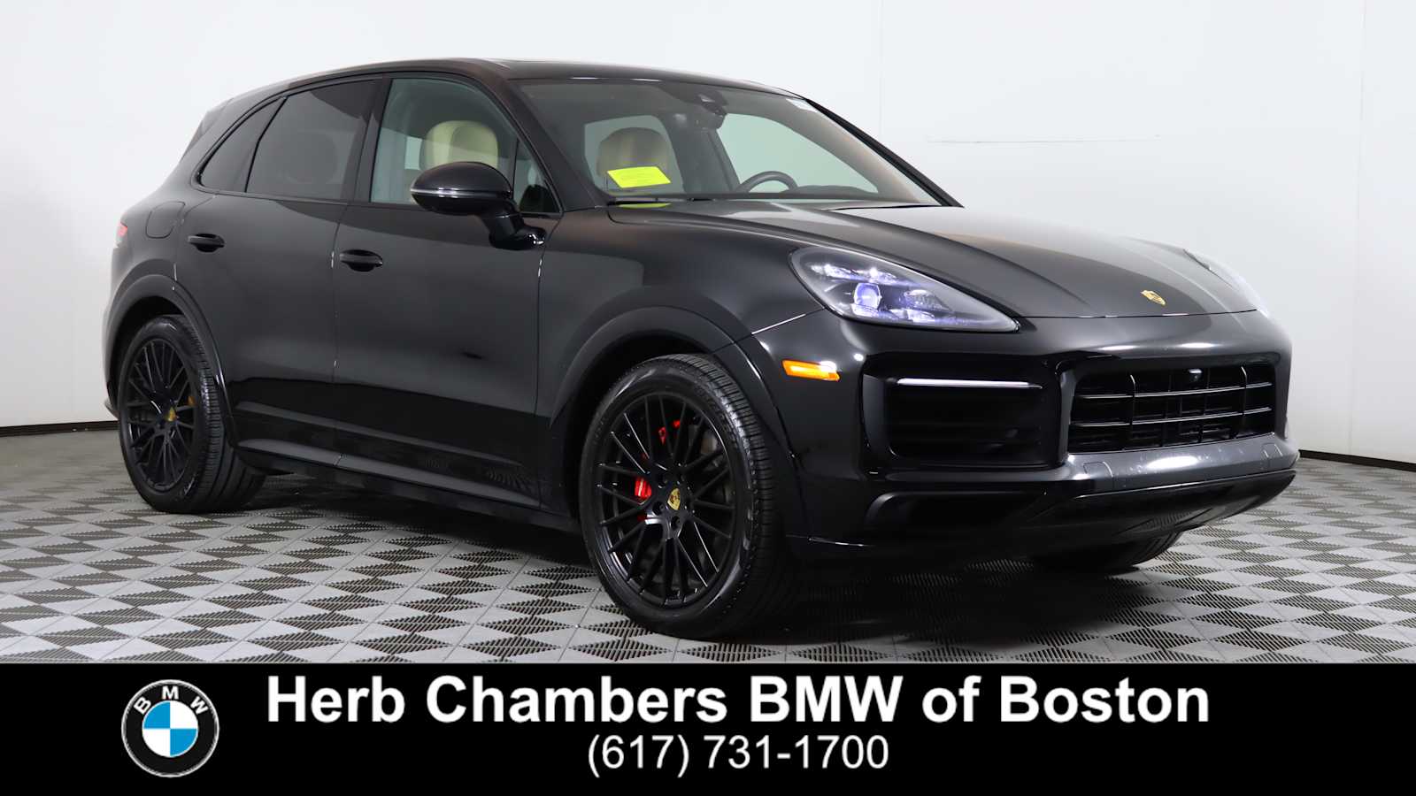 2023 Porsche Cayenne GTS's photo