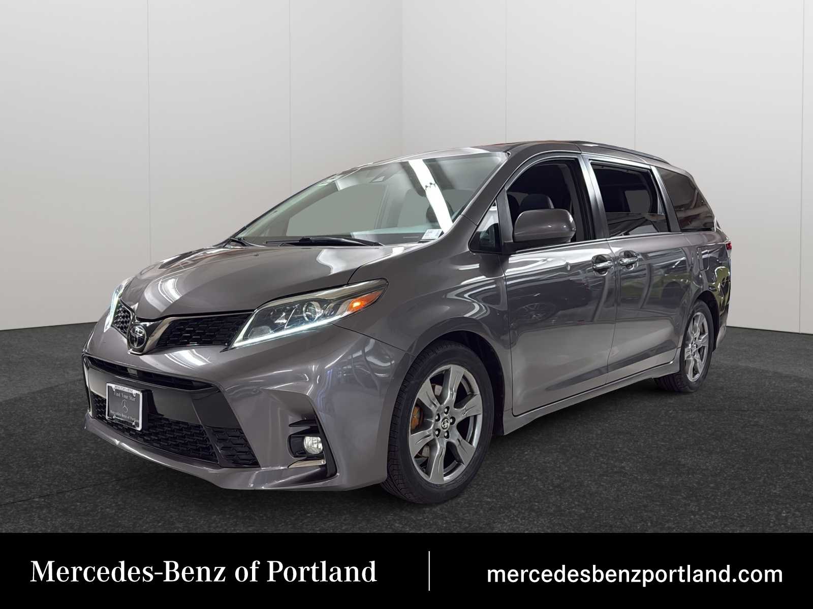2018 Toyota Sienna SE Premium 8-Passenger FWD