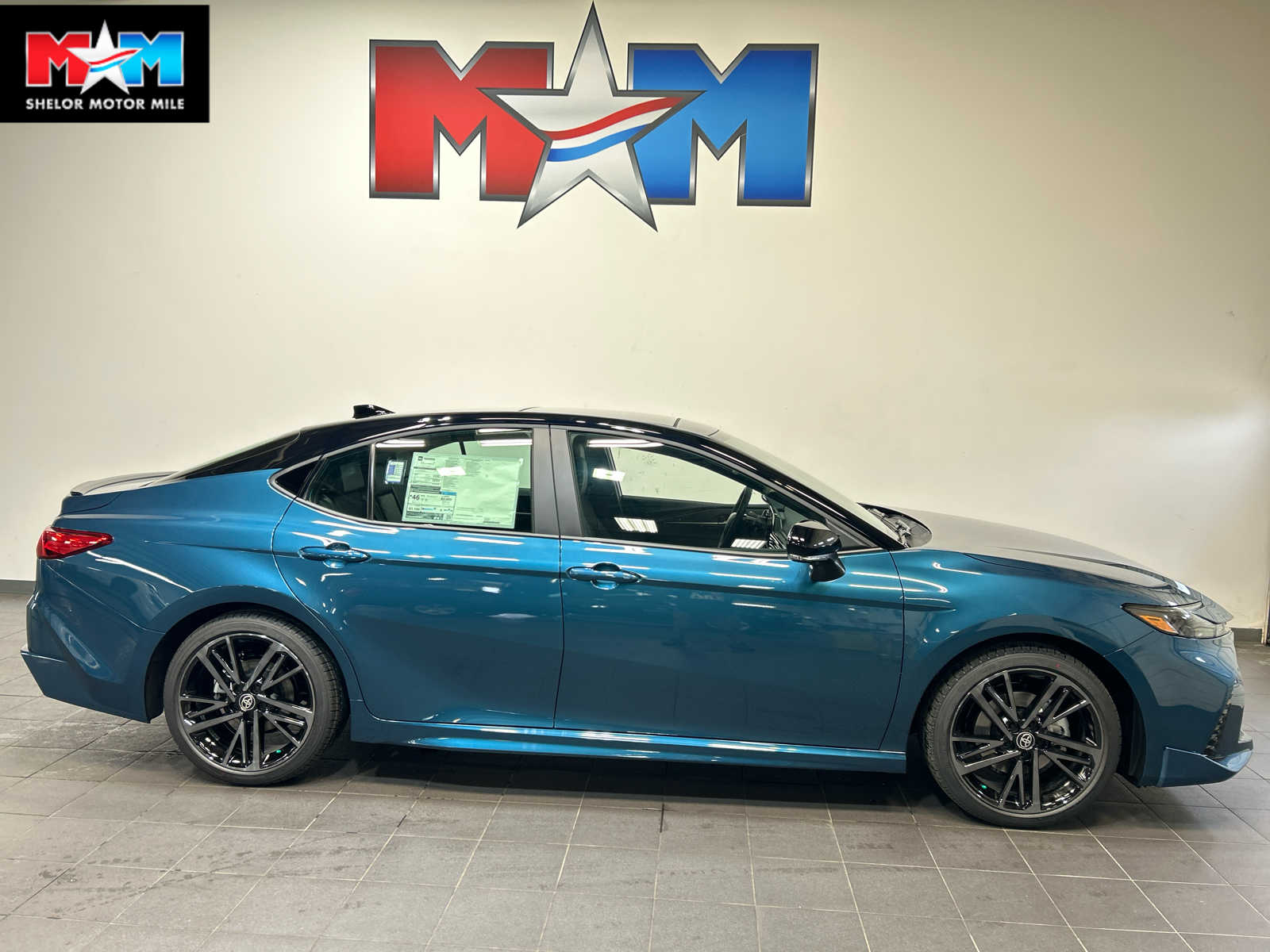Ocean Gem/Midnight Black Metallic 2026 Toyota Camry Sedan Front-Wheel Drive Continuously Variable Transmission