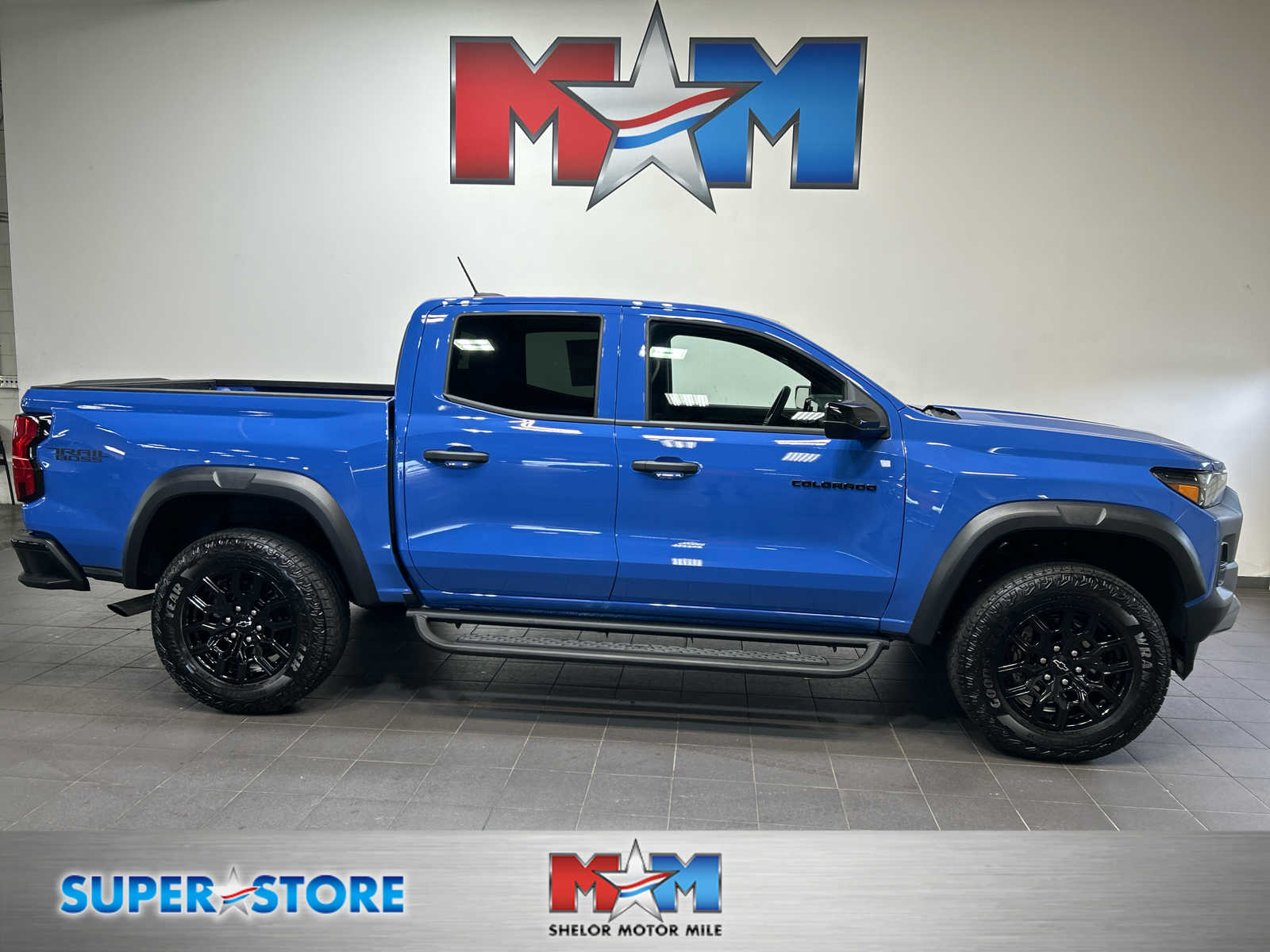Reef Blue Metallic 2026 Chevrolet Colorado Pickup Truck Four-Wheel Drive 8-Speed Automatic