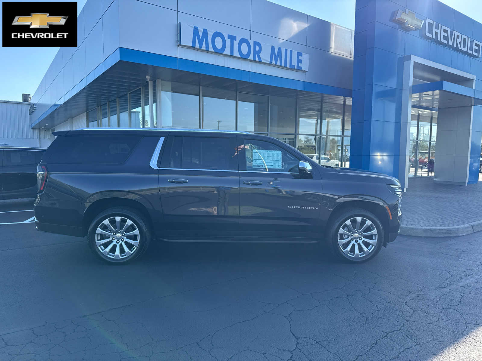 Dark Ash Metallic 2027 Chevrolet Suburban SUV / Crossover Four-Wheel Drive Automatic