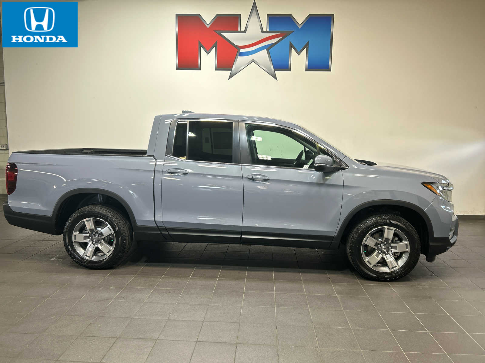 Sonic Gray Pearl 2026 Honda Ridgeline Pickup Truck All-Wheel Drive 9-Speed Automatic