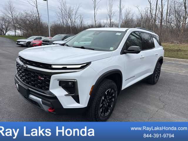 Summit White 2024 Chevrolet Traverse Z71 AWD SUV / Crossover Four-Wheel Drive 8-Speed Automatic