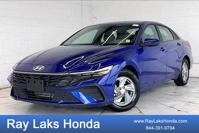 2024 Hyundai Elantra SE FWD