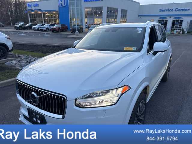 2021 Volvo XC90 T6 Momentum 7-Passenger AWD