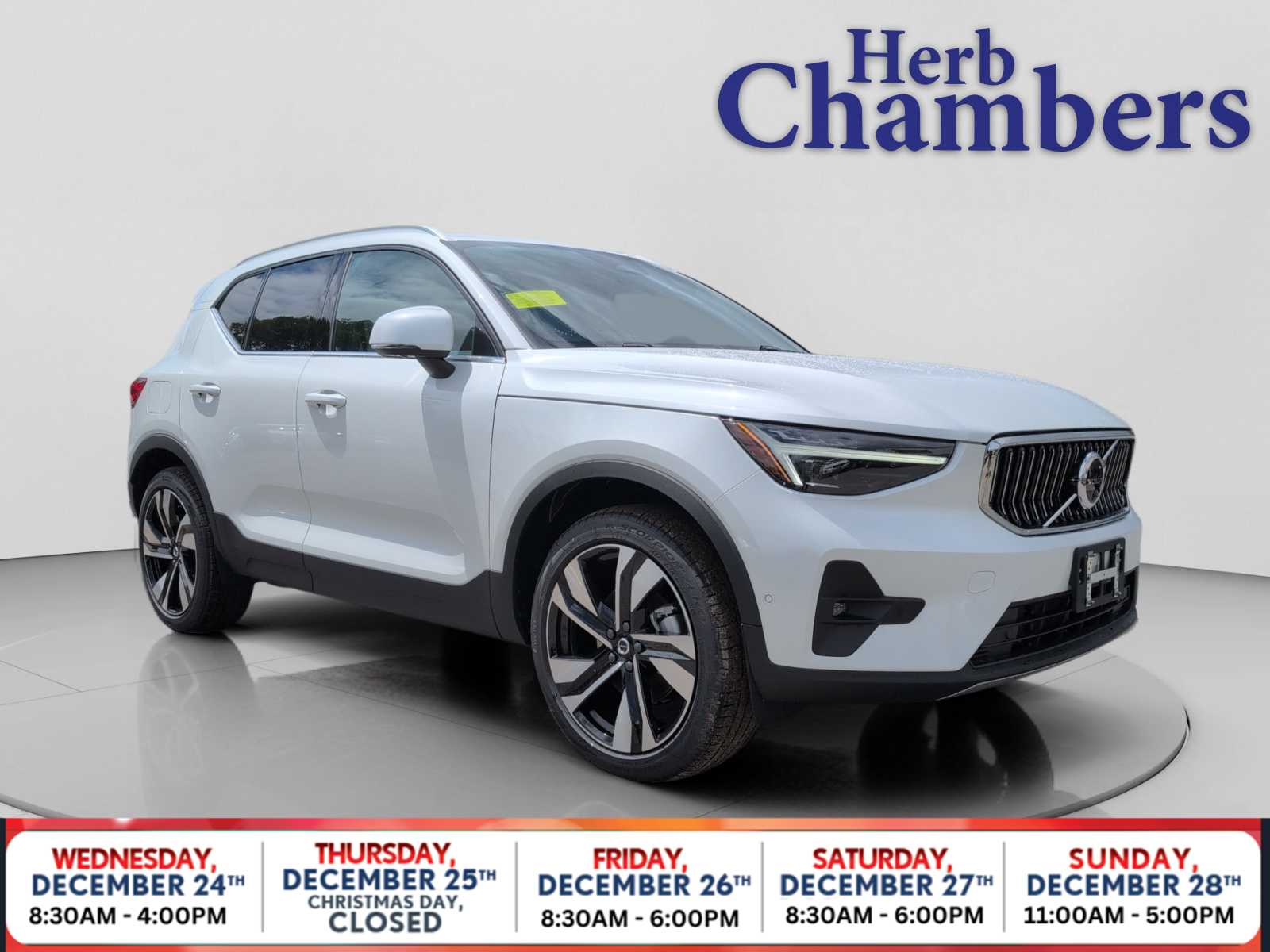 2025 Volvo XC40 Plus's photo