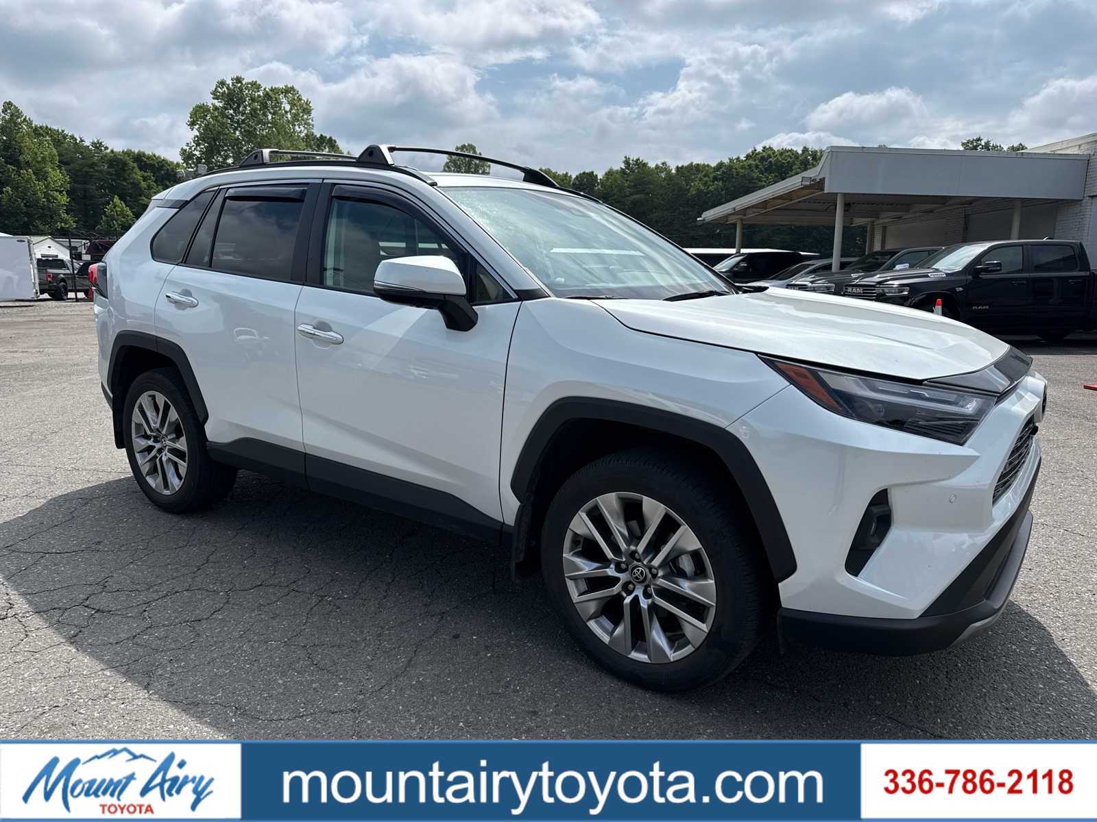 White (Wind Chill Pearl) 2024 Toyota RAV4 Limited FWD SUV / Crossover Front-Wheel Drive 8-Speed Automatic