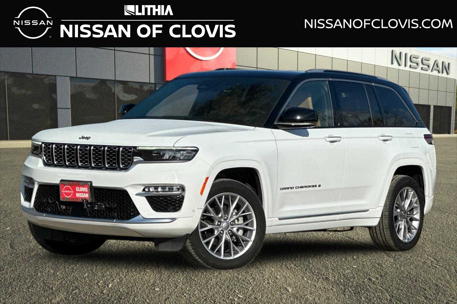 2023 Jeep Grand Cherokee Summit's photo
