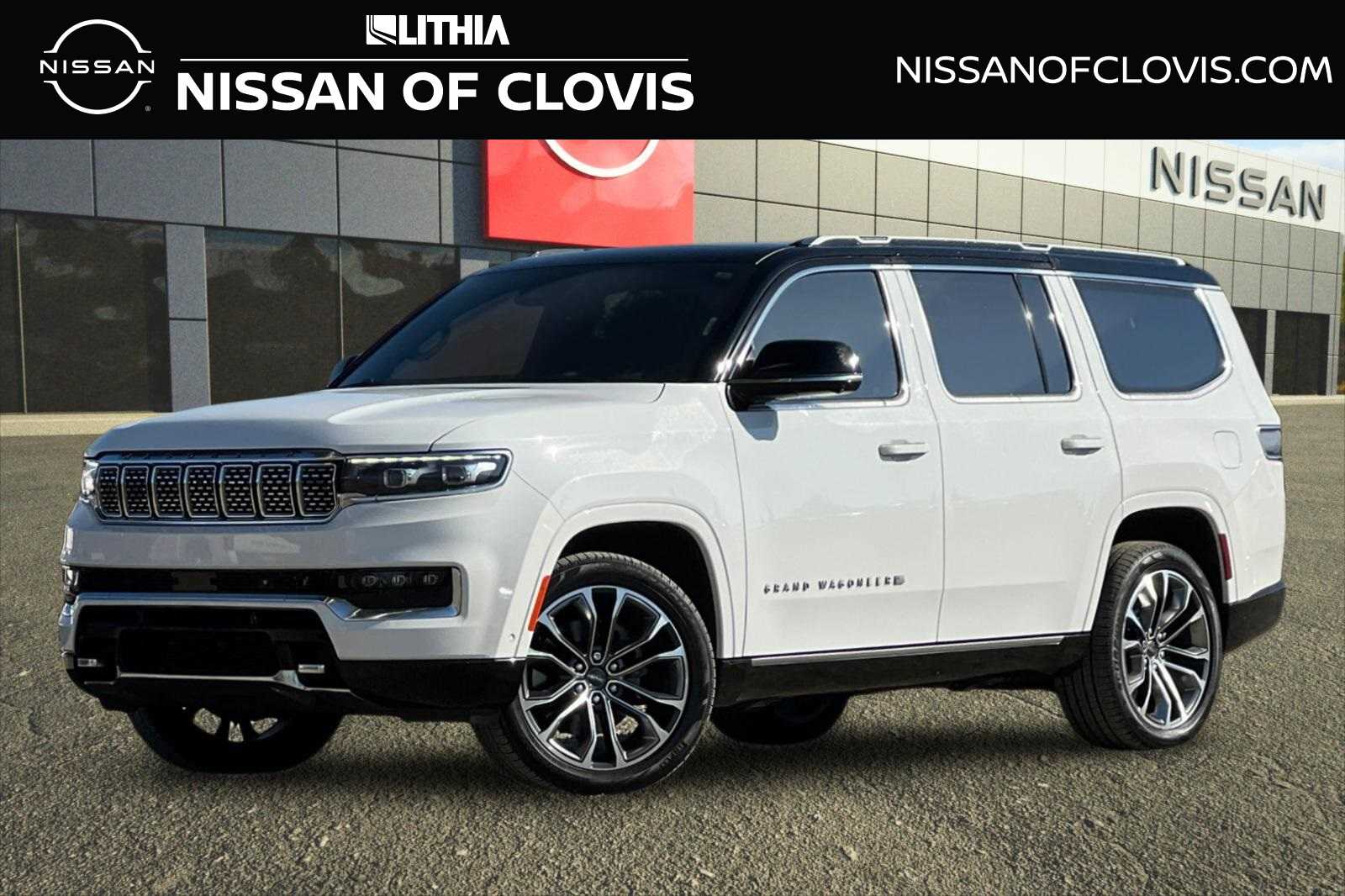 2023 Jeep Grand Wagoneer Series III's photo