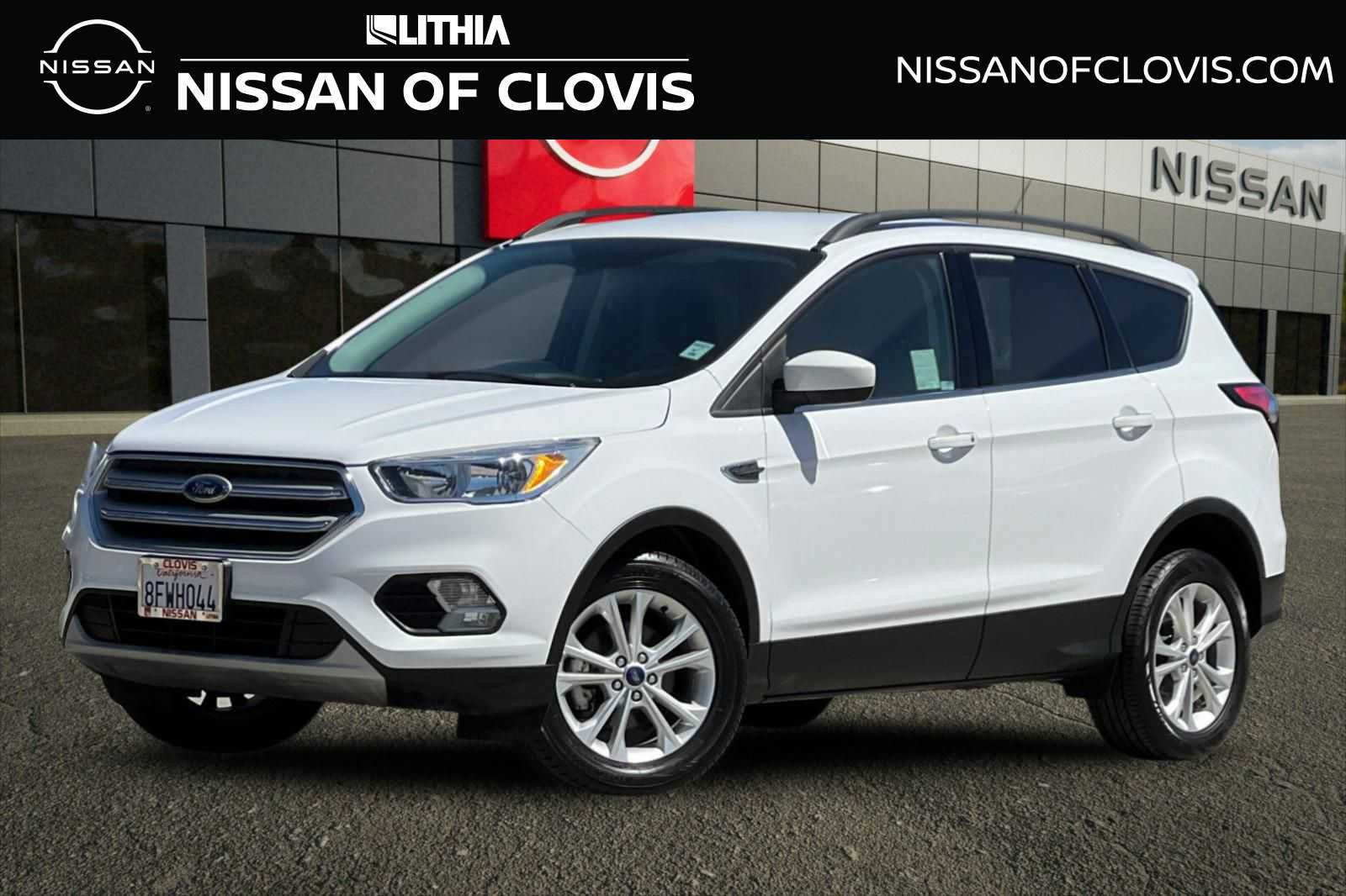 Oxford White 2018 Ford Escape SE FWD SUV / Crossover Front-Wheel Drive 6-Speed Automatic