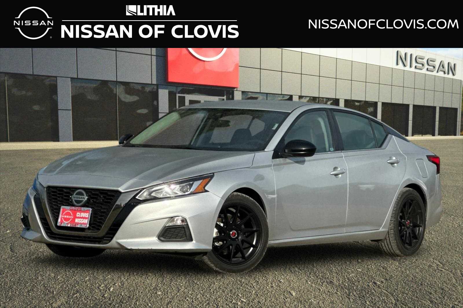2021 Nissan Altima SR's photo