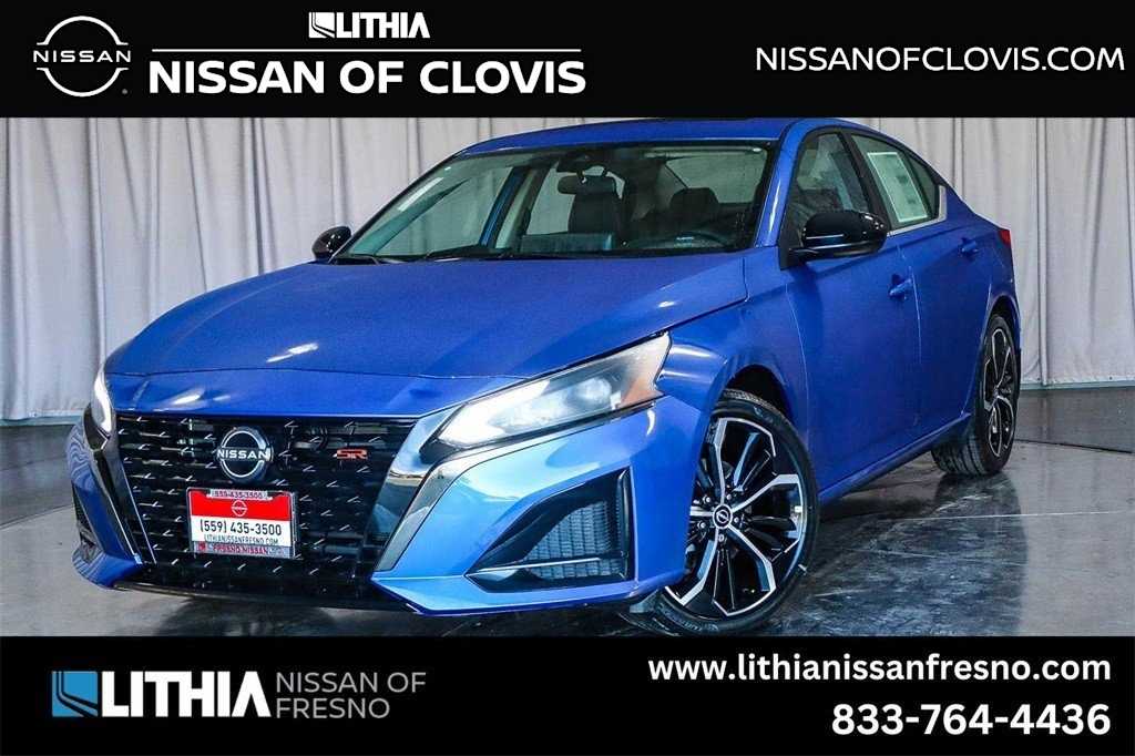2025 Nissan Altima SR