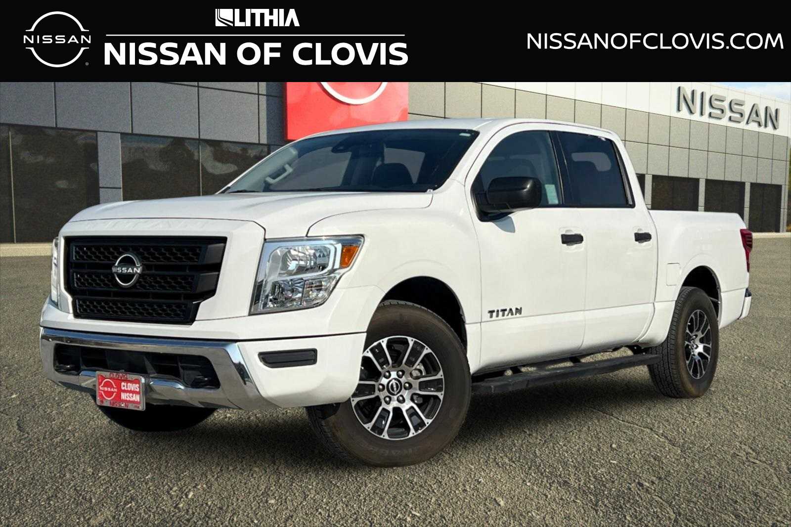 2023 Nissan Titan SV