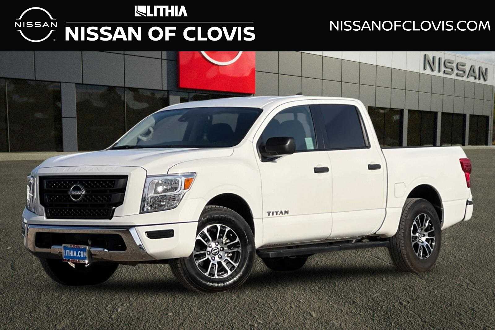 2023 Nissan Titan SV