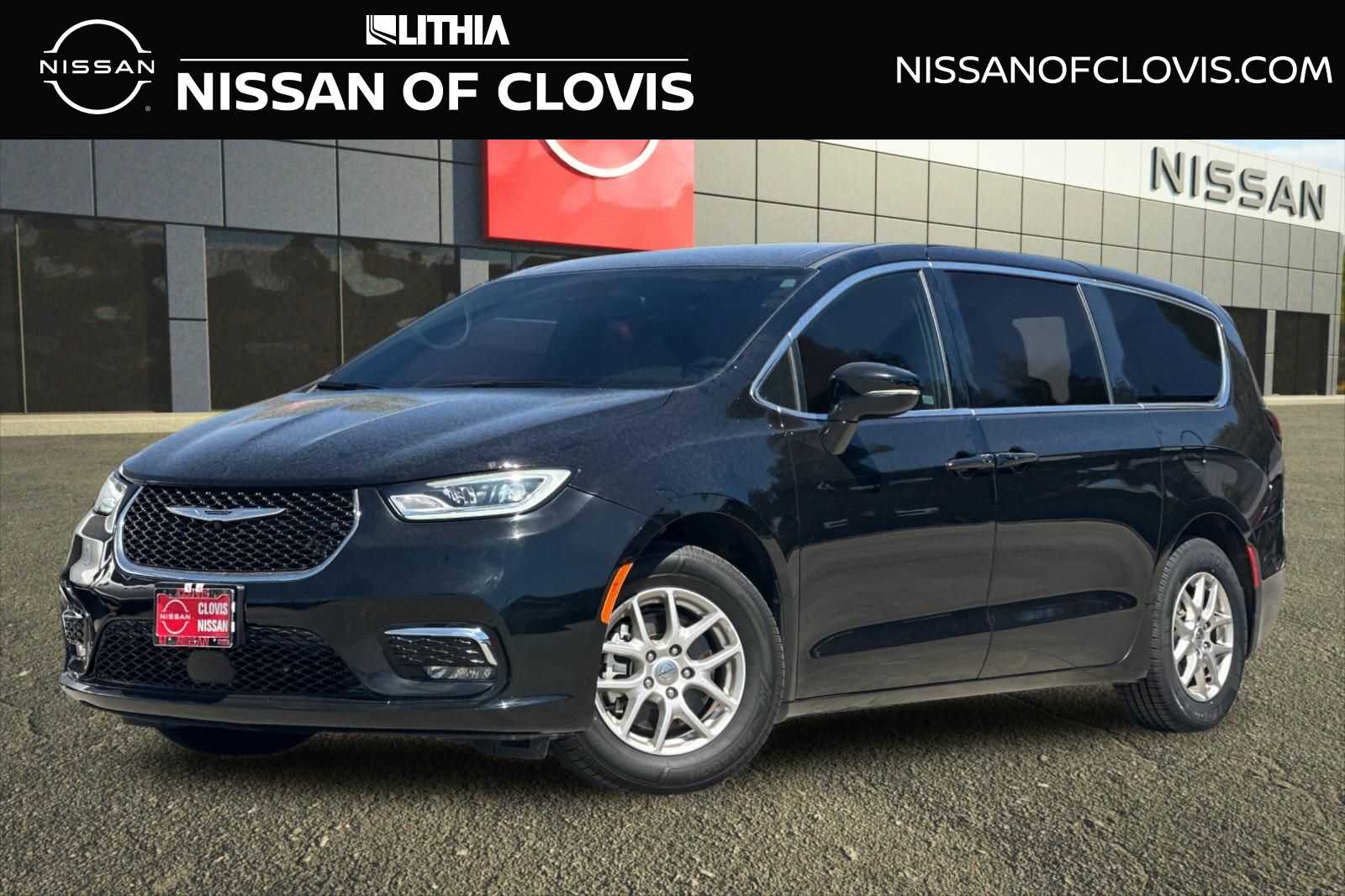 2025 Chrysler Pacifica Select