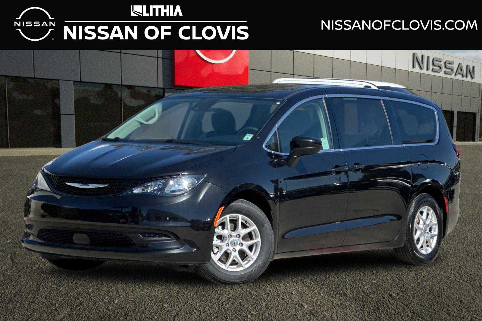 2023 Chrysler Voyager LX
