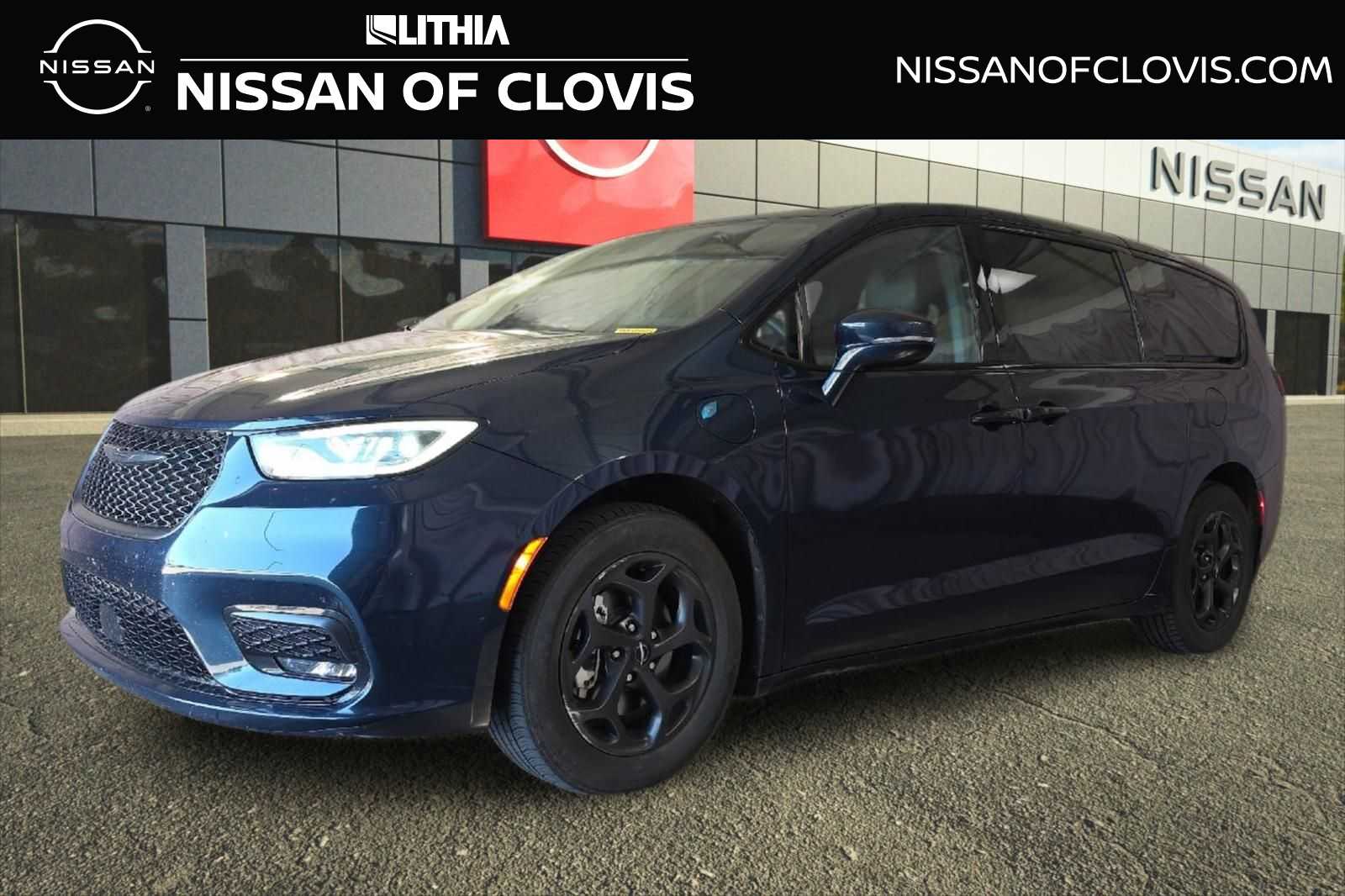 2022 Chrysler Pacifica Hybrid Touring L Hybrid's photo