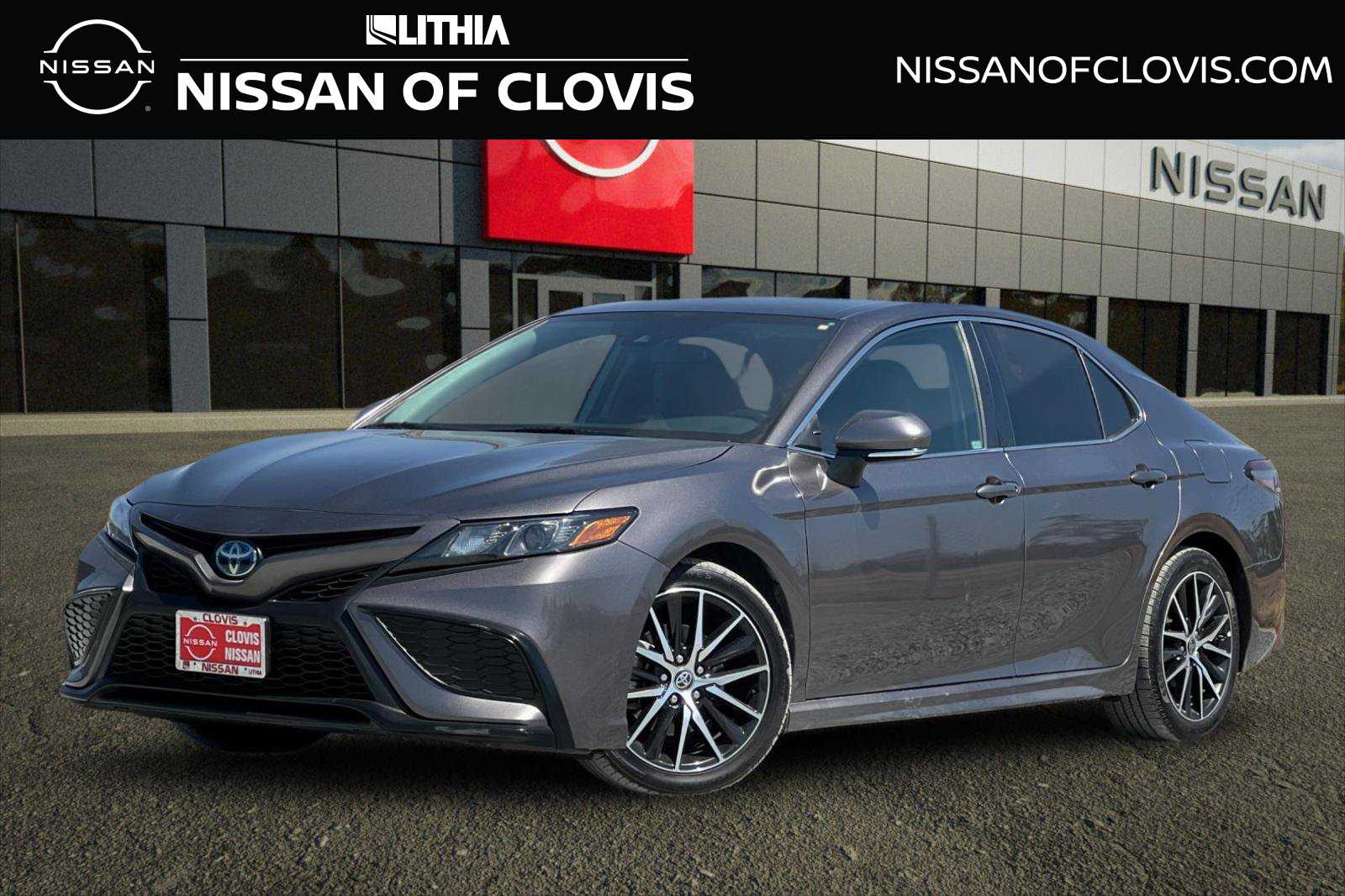 2022 Toyota Camry Hybrid SE