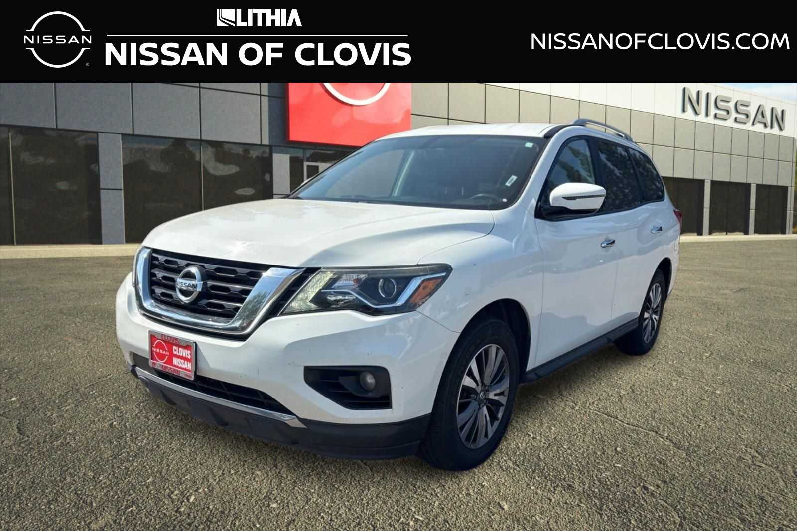 2017 Nissan Pathfinder SV