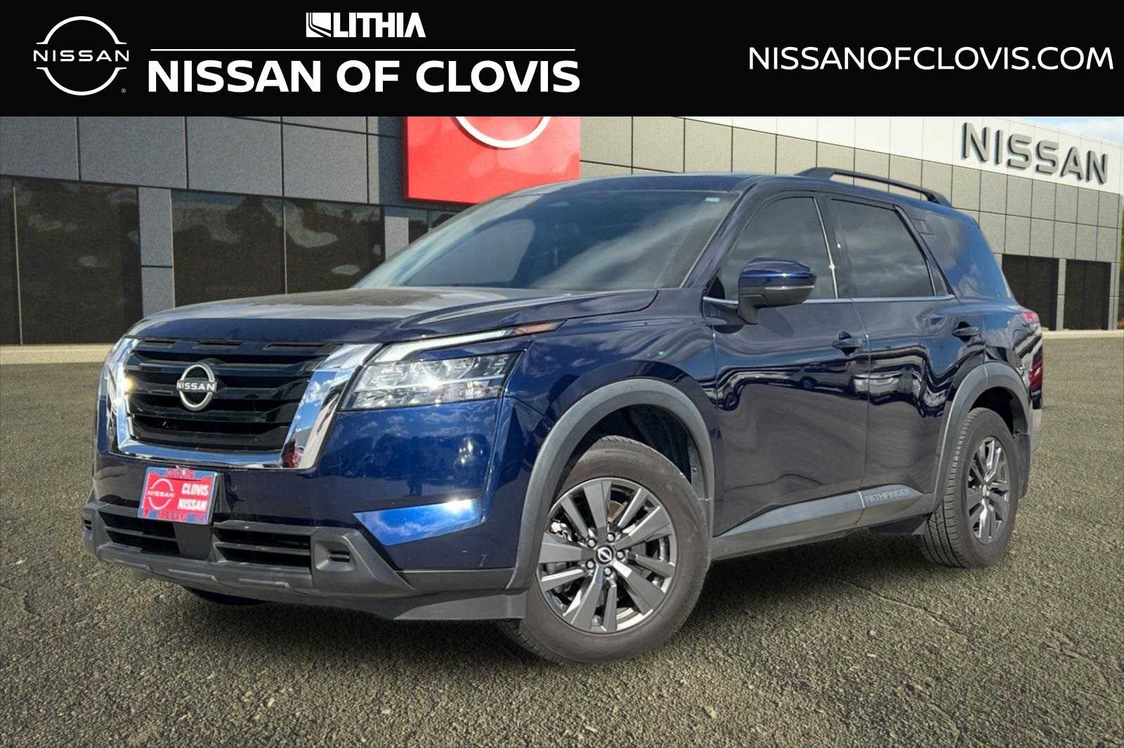 2022 Nissan Pathfinder SV