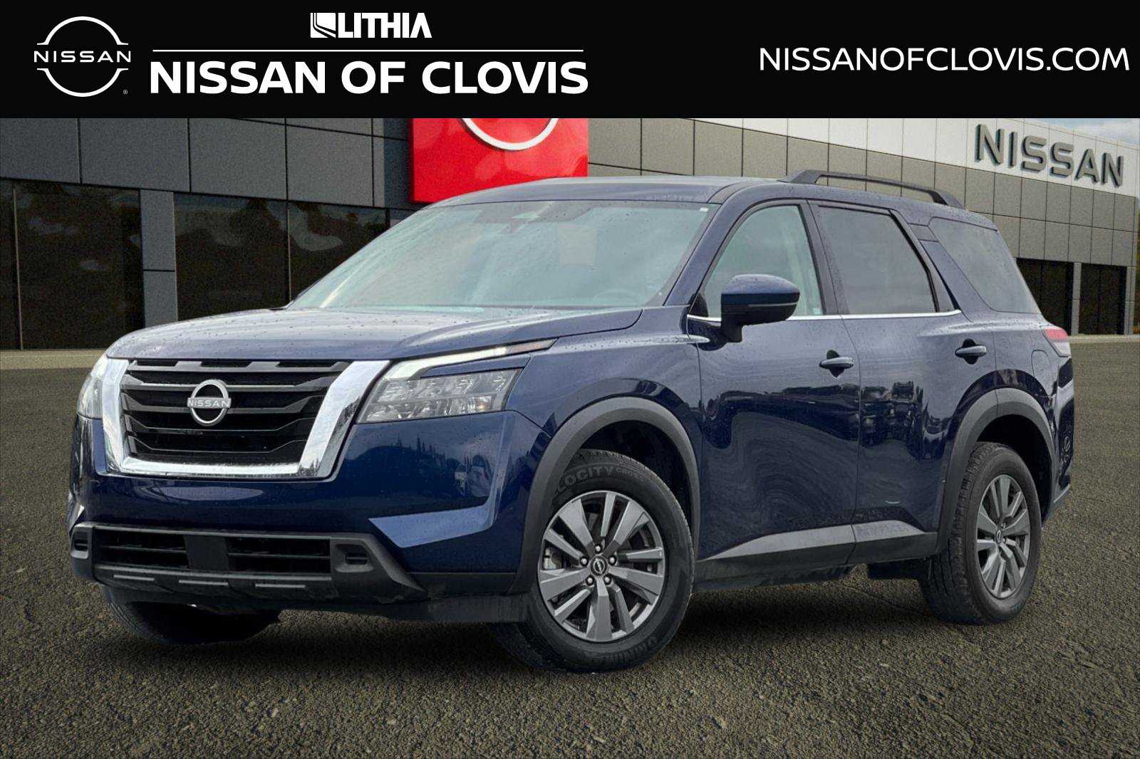 2024 Nissan Pathfinder SV