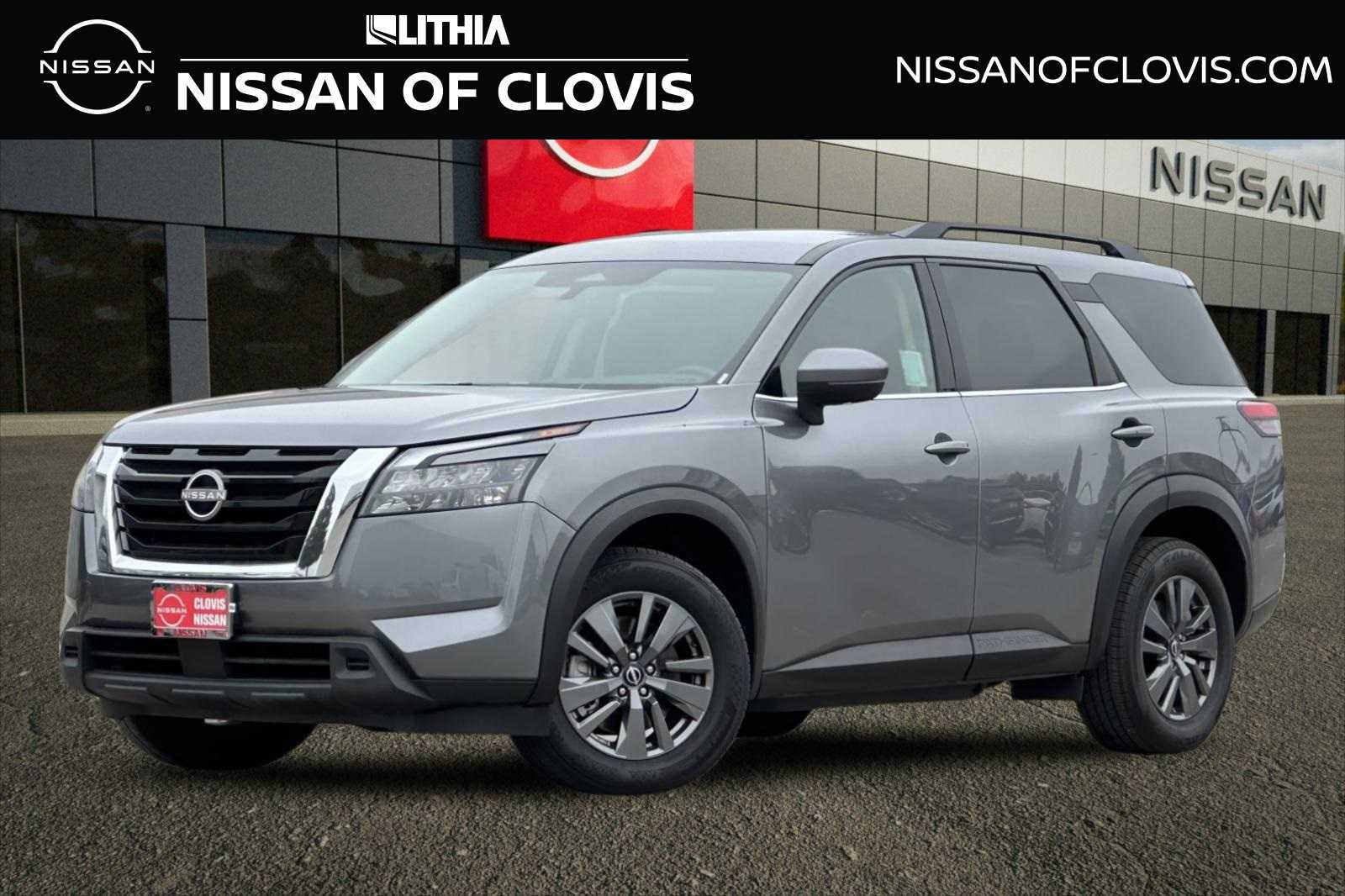 2024 Nissan Pathfinder SV