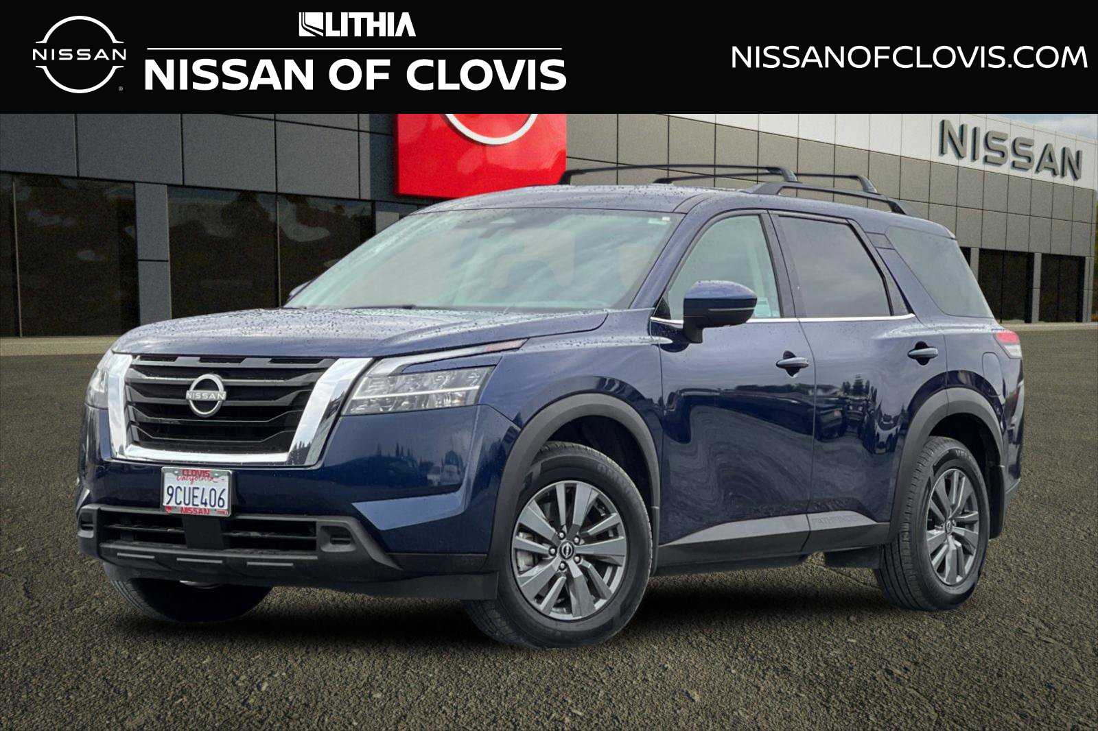 2022 Nissan Pathfinder SV