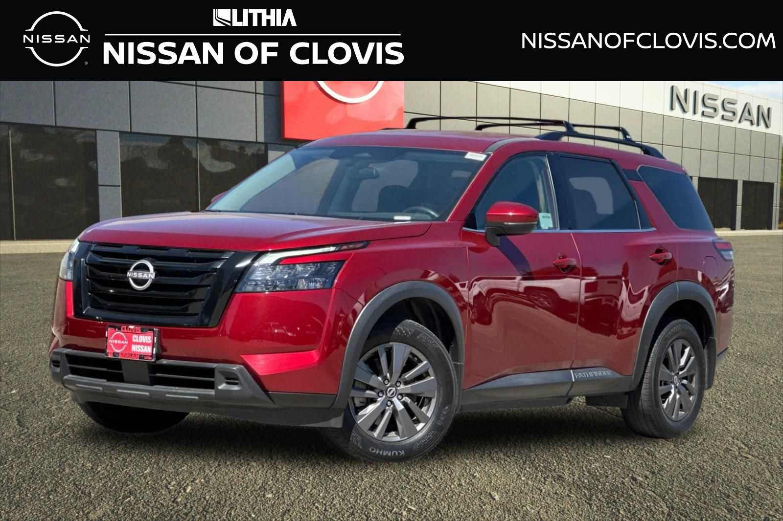 2024 Nissan Pathfinder SV