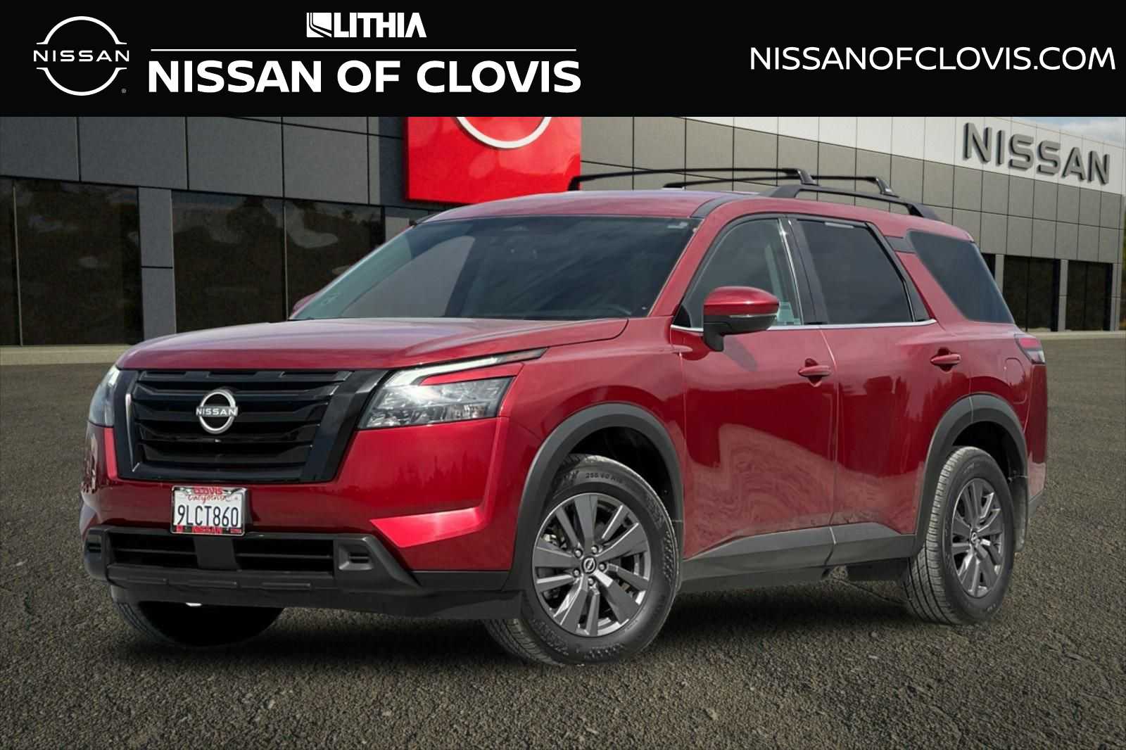 2024 Nissan Pathfinder SV
