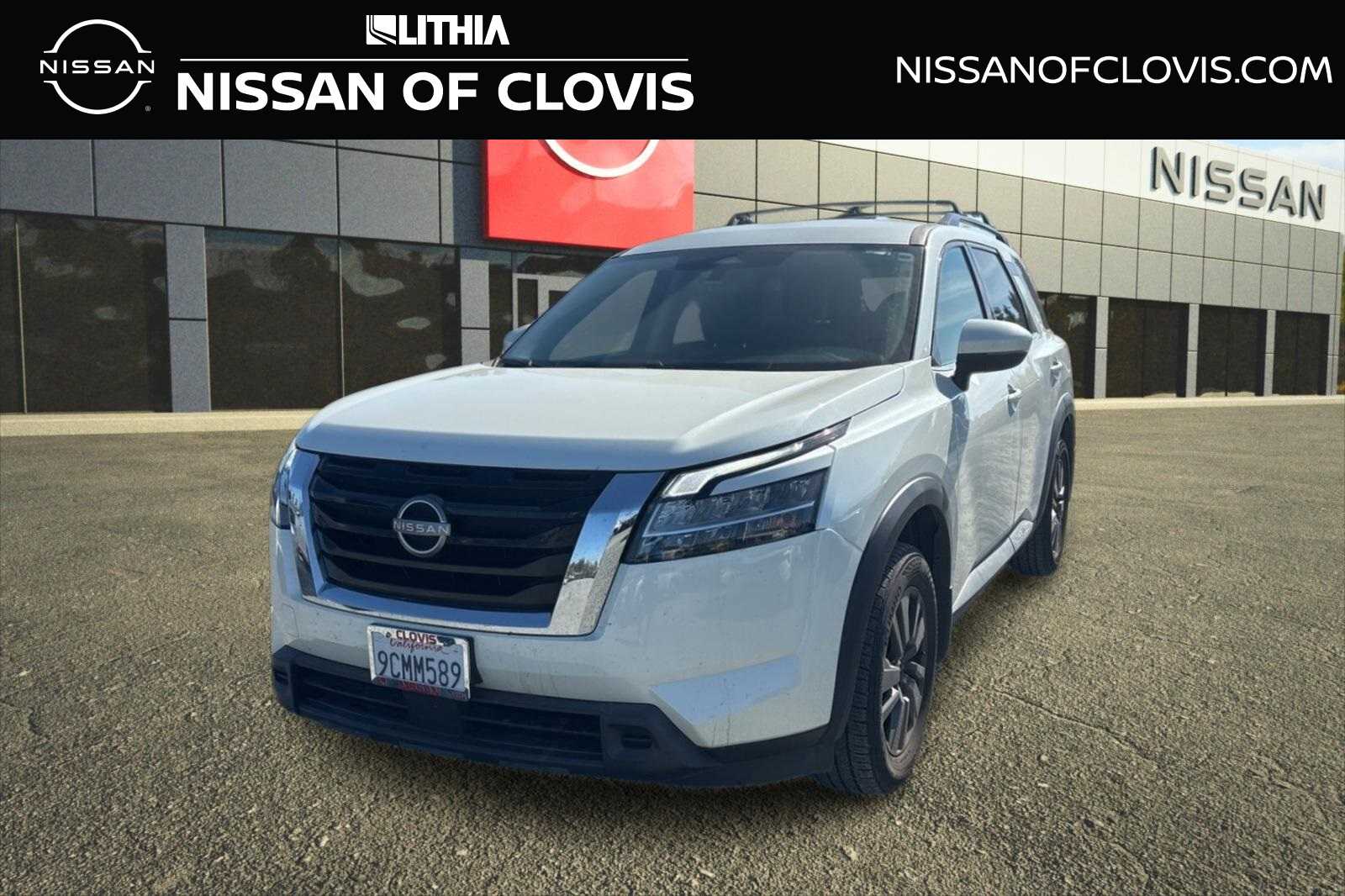 2022 Nissan Pathfinder SV