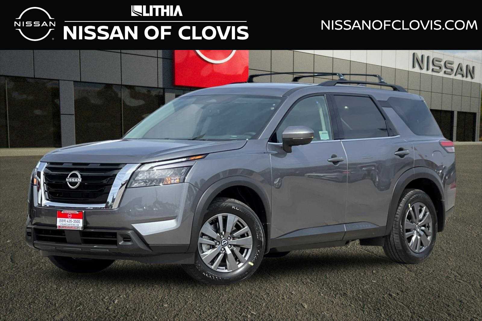 2025 Nissan Pathfinder SV