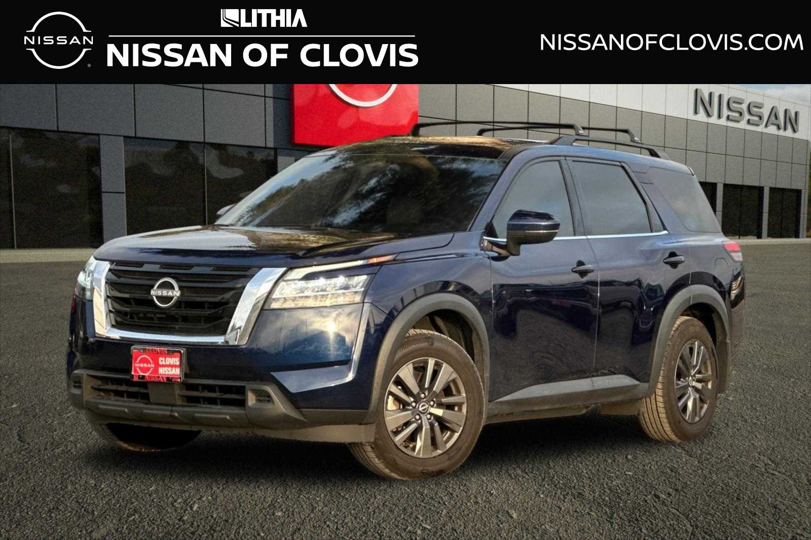 2022 Nissan Pathfinder SV's photo