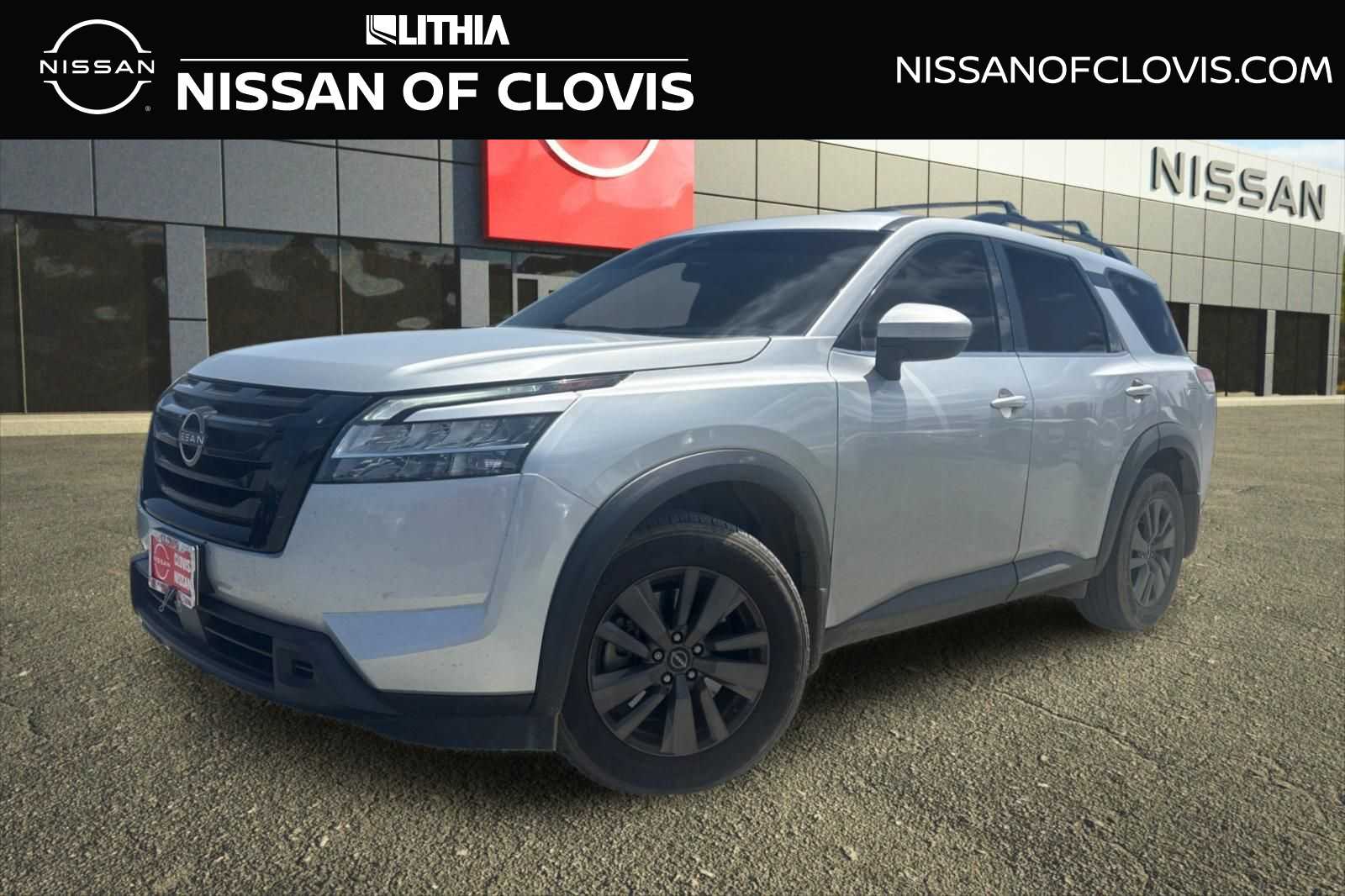 2022 Nissan Pathfinder SV