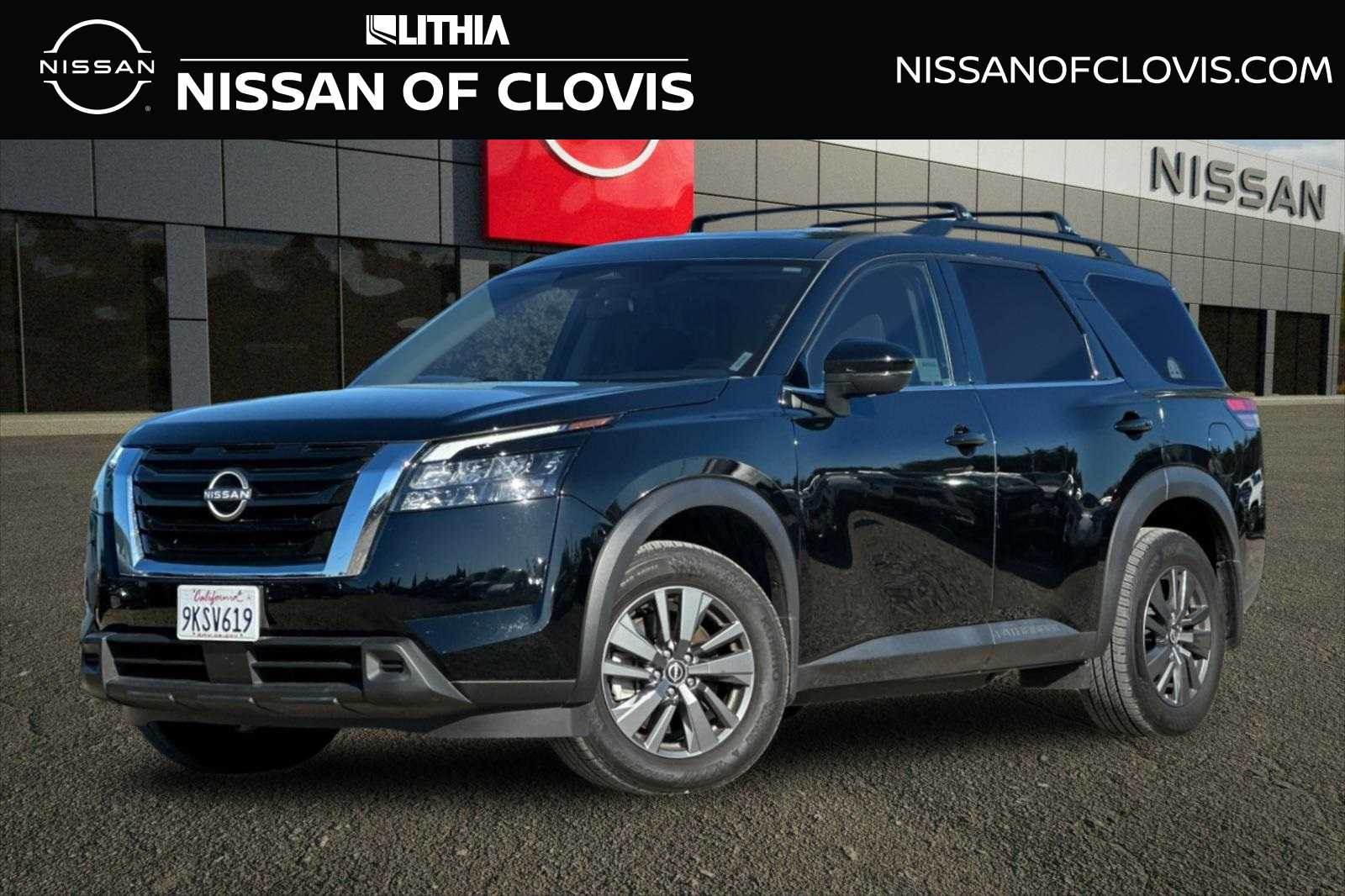 2024 Nissan Pathfinder SV