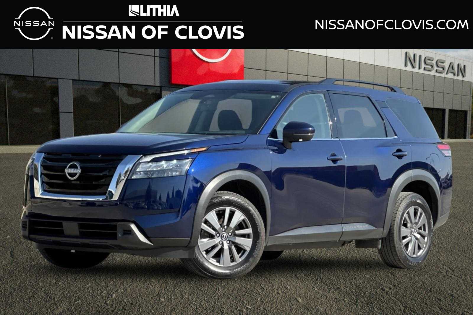 2025 Nissan Pathfinder SV