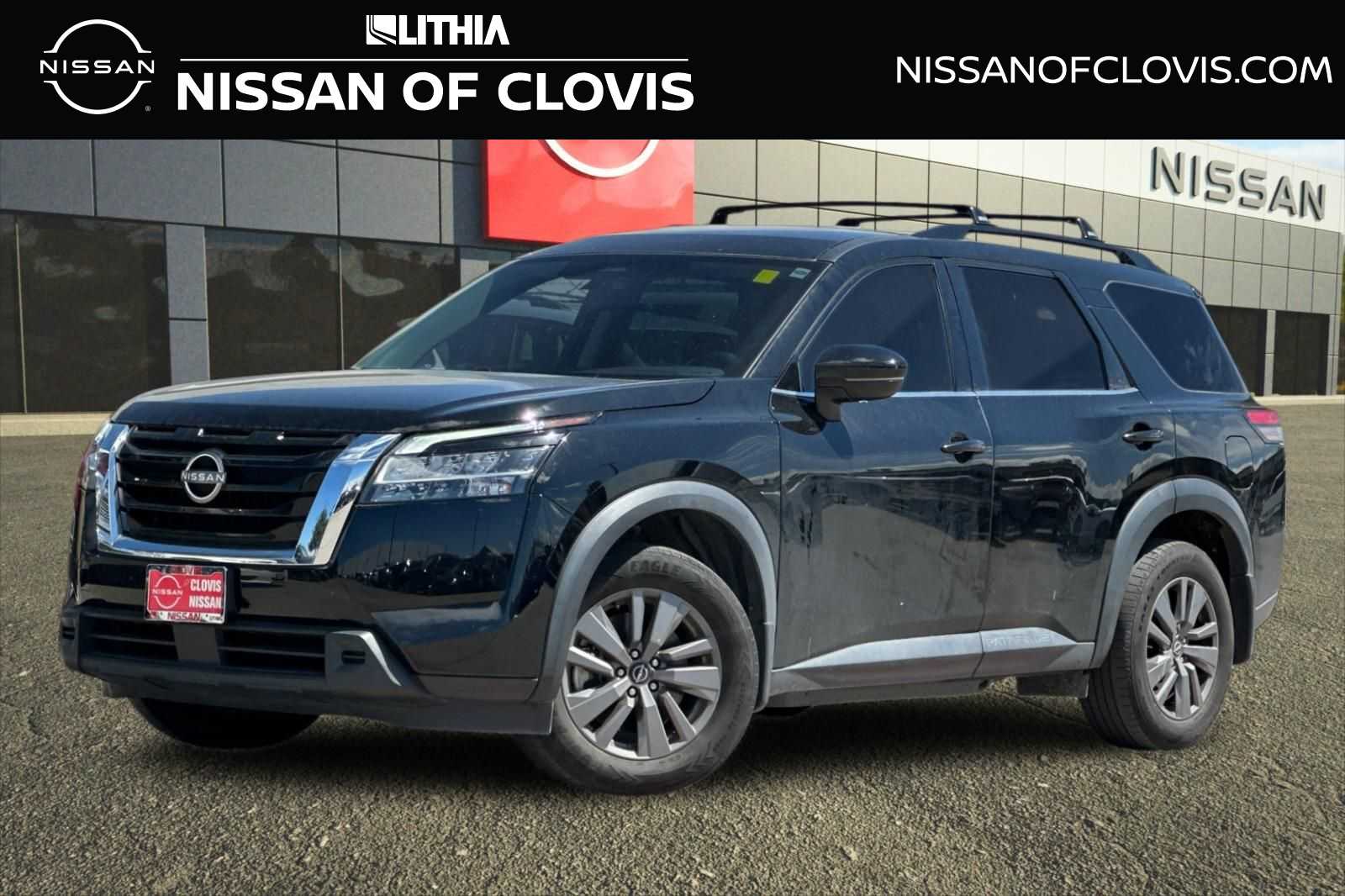 2022 Nissan Pathfinder SV