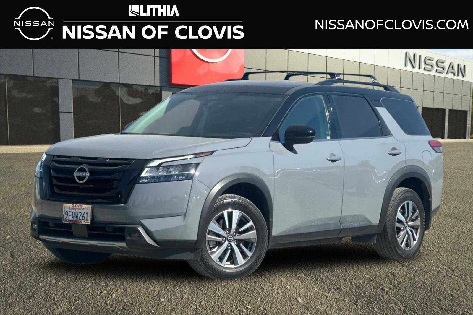 2023 Nissan Pathfinder SL