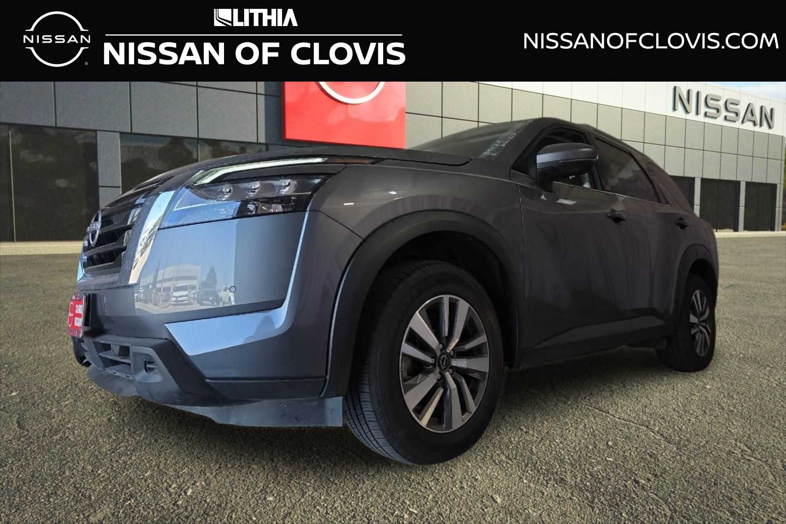 2025 Nissan Pathfinder SL